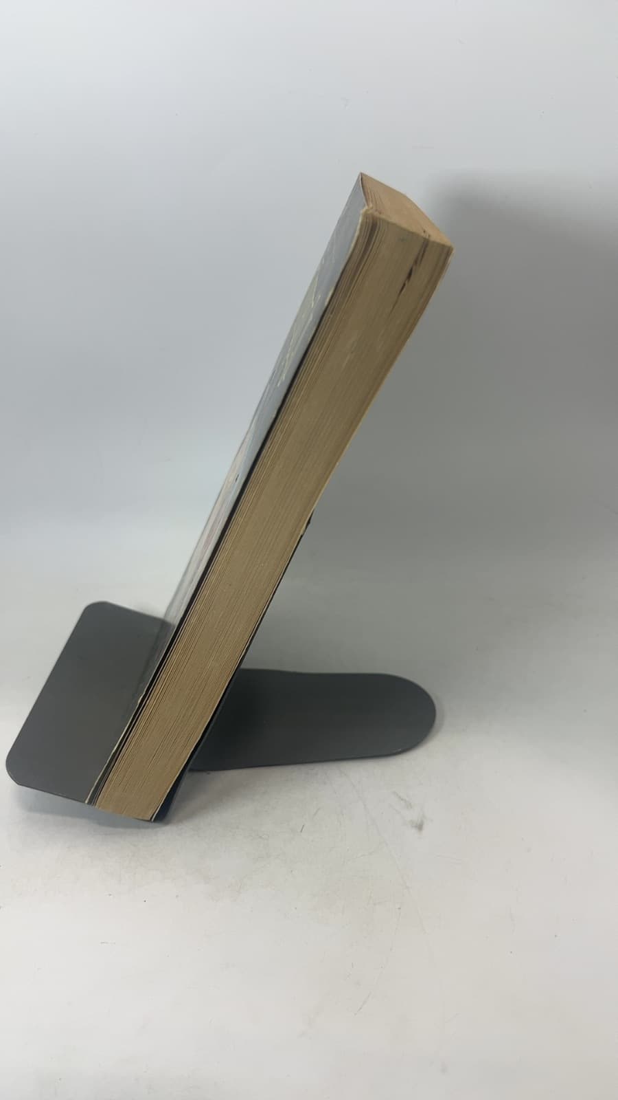 Wampeters, Foma & Granfalloons by Kurt Vonnegut, Jr. - quarter view showing binding condition