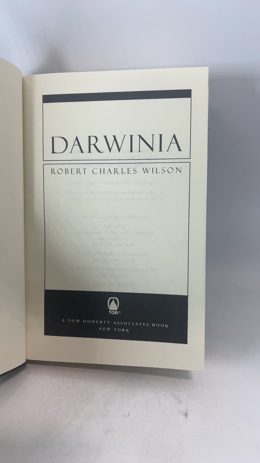 Darwinia by Robert Charles Wilson - title page