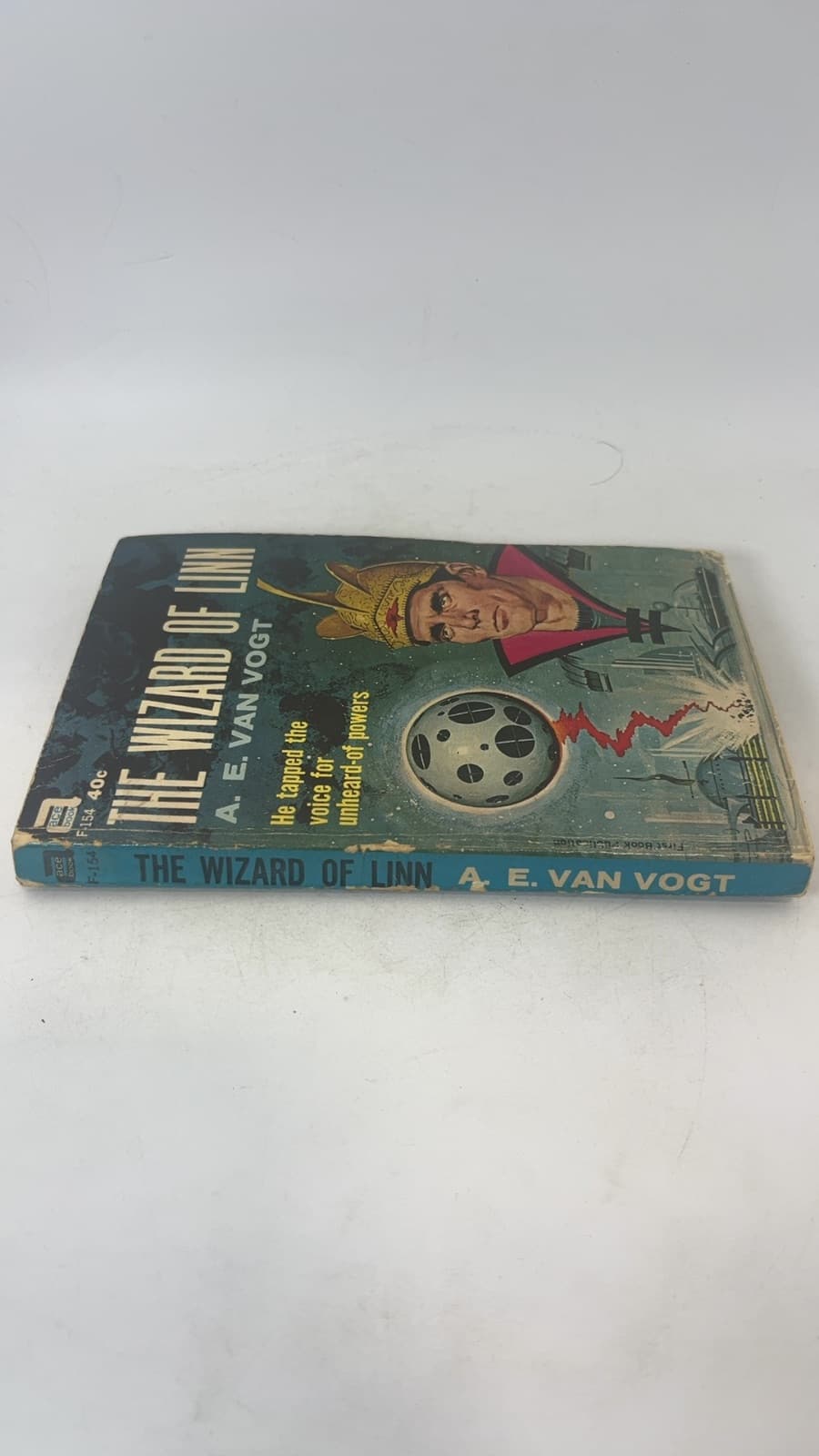 The Wizard of Linn by A. E. Van Vogt - additional view