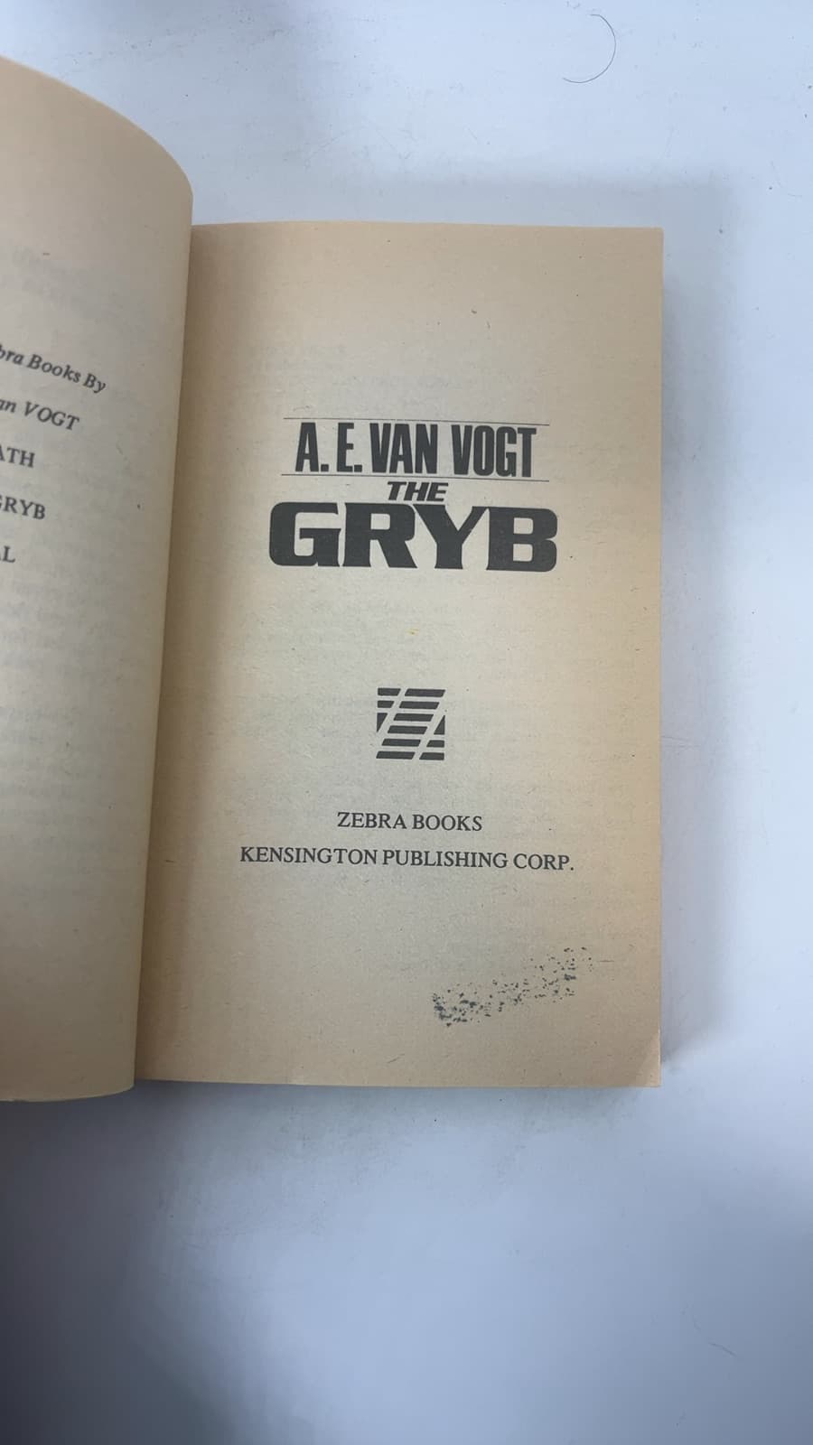 The gryb by Van Vogt, A. E., Hull, Ednay Mayne - title page