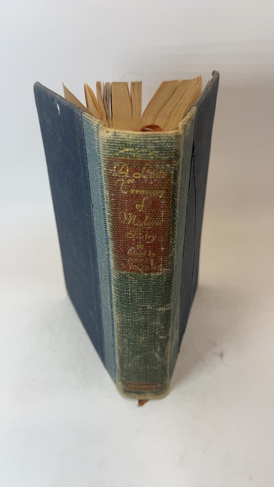 A Little Treasury of Modern Poetry by Oscar Williams - additional view