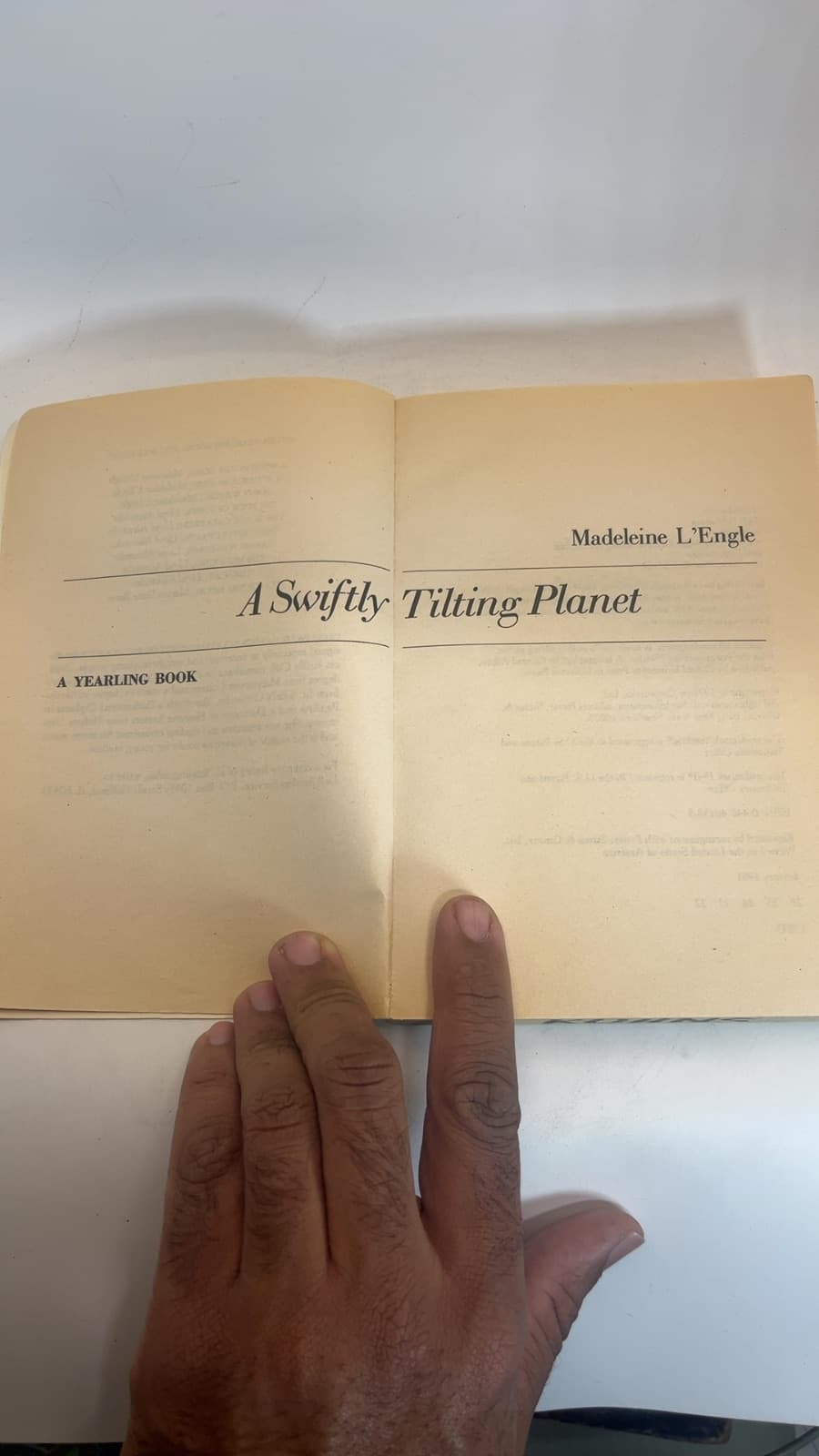 A Swiftly Tilting Planet (International Edition) by Madeleine L'Engle - title page