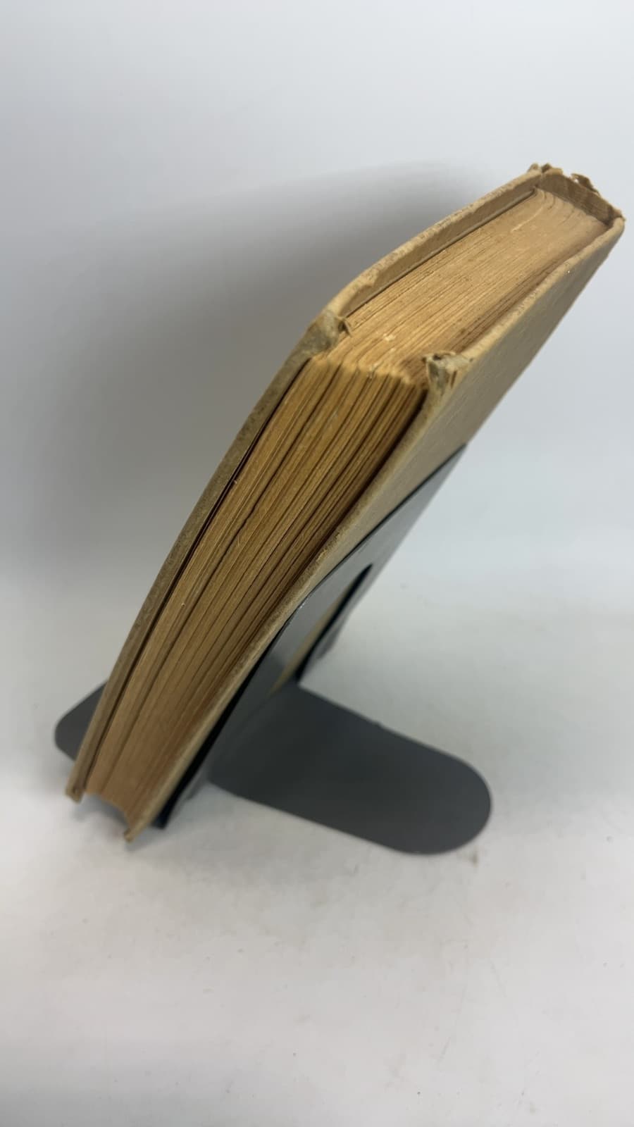Kazan: The Wolf Dog by James Oliver Curwood - quarter view showing binding condition