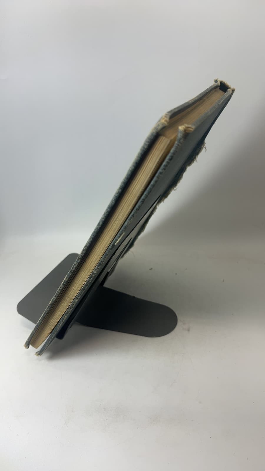 America's Abraham Lincoln by May McNeer - quarter view showing binding condition