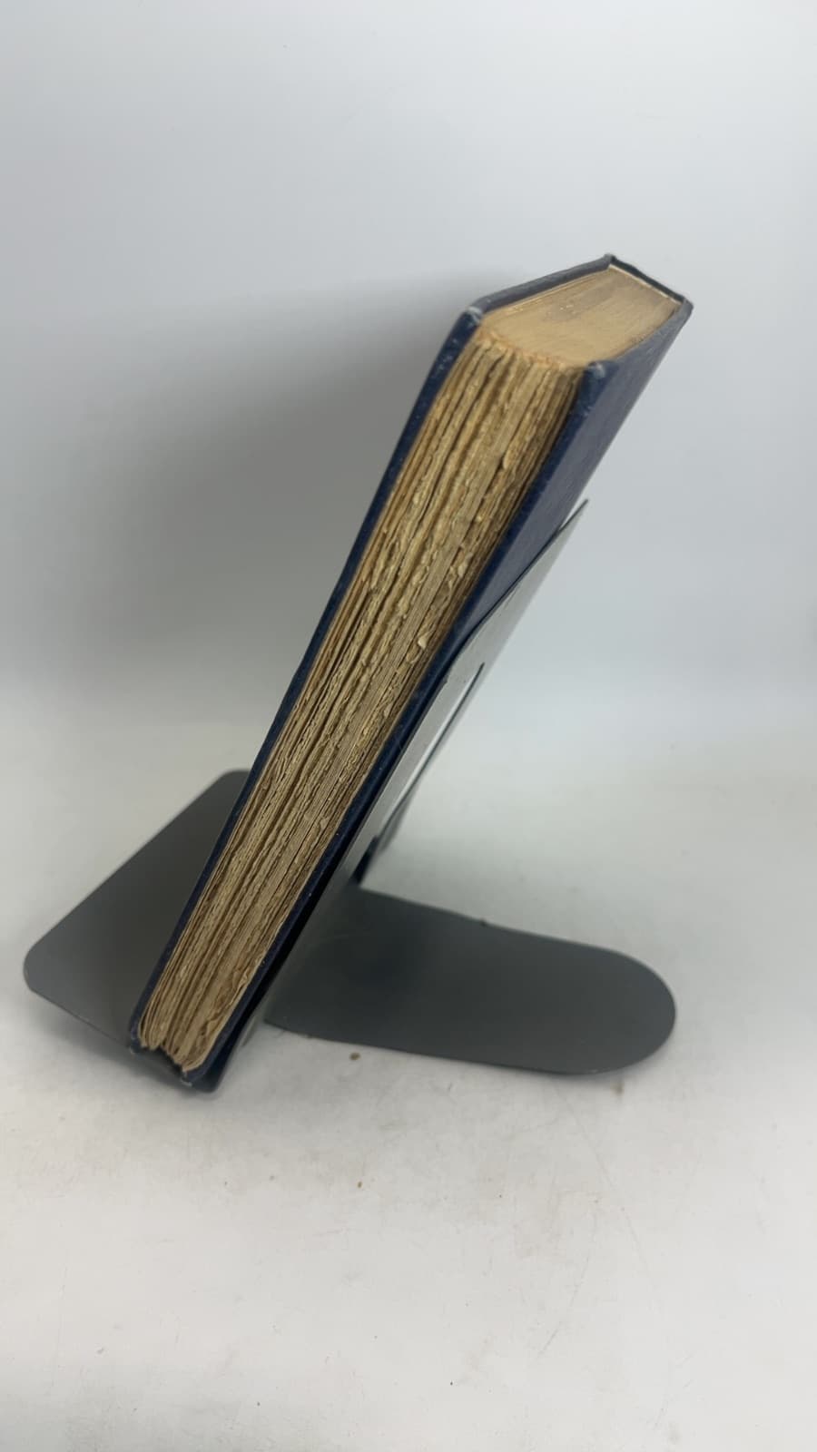The Friendly Year: Chosen and Arranged from the Works of Henry van Dyke by Henry Van Dyke - quarter view showing binding condition