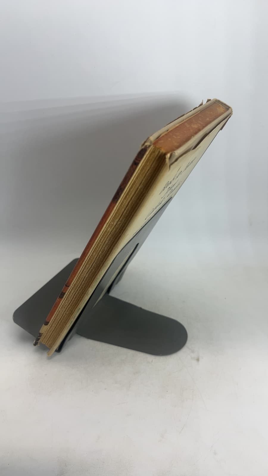 Mother Cabrini: Missionary to the World by Frances Parkinson Keyes - quarter view showing binding condition