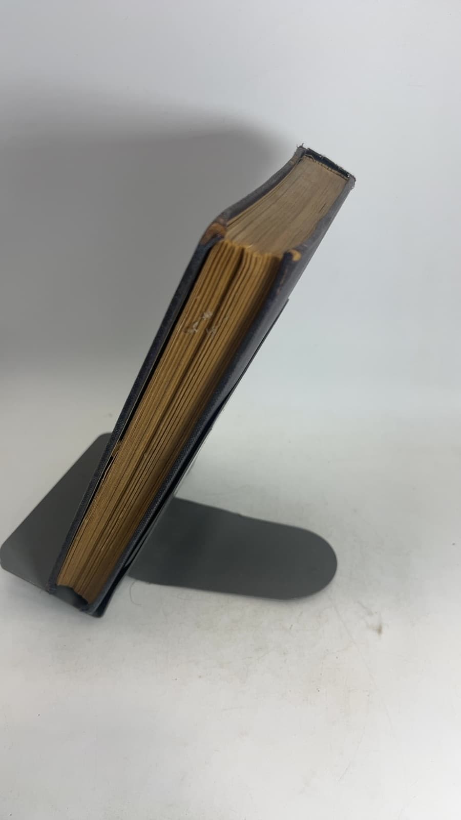 My Story That I Like Best by Edna Ferber, Irvin S. Cobb, Peter B. Kyne, James Oliver Curwood, Meredith Nicholson, H. C. Witwer - quarter view showing binding condition