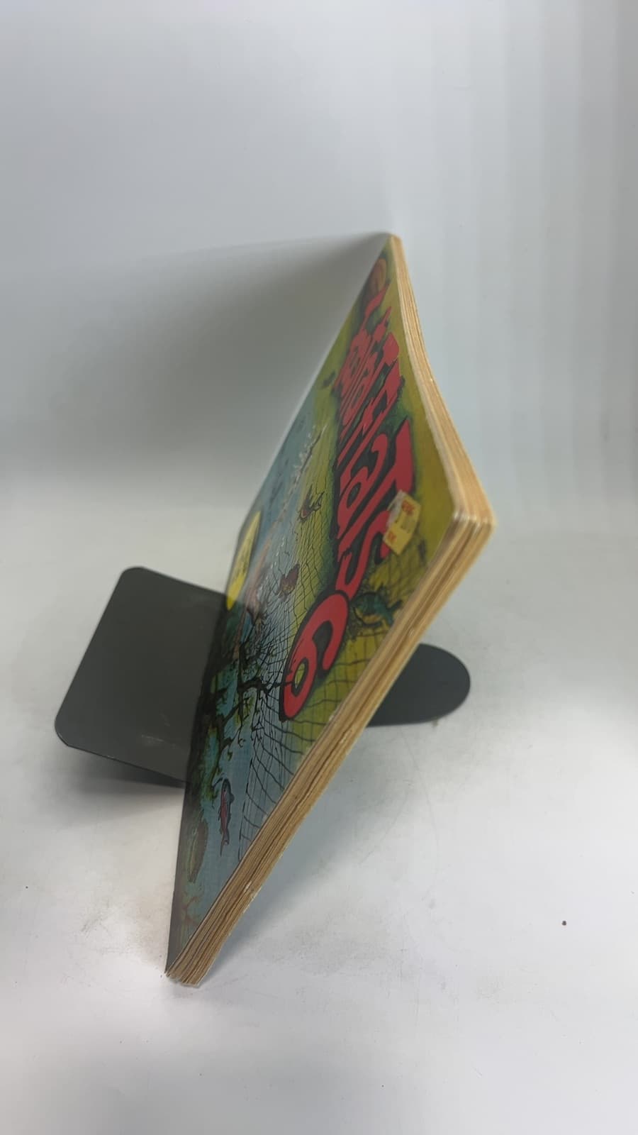 Footrot Flats 6 by Murray Ball - quarter view showing binding condition