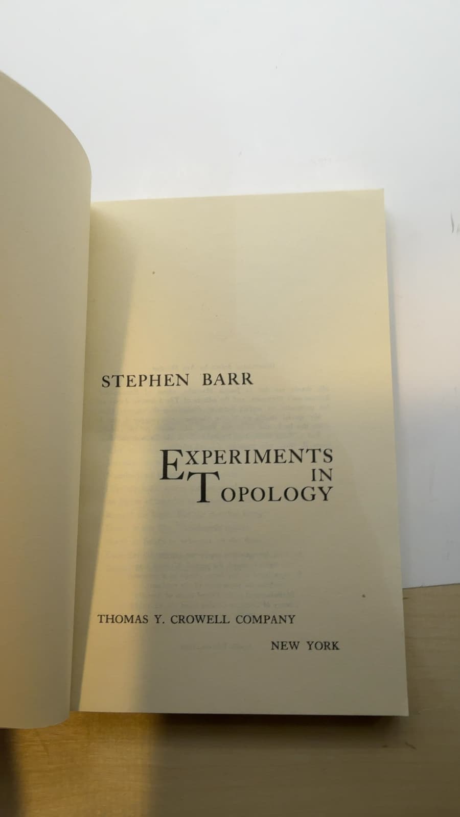 Experiments in Topology by Stephen Barr - title page