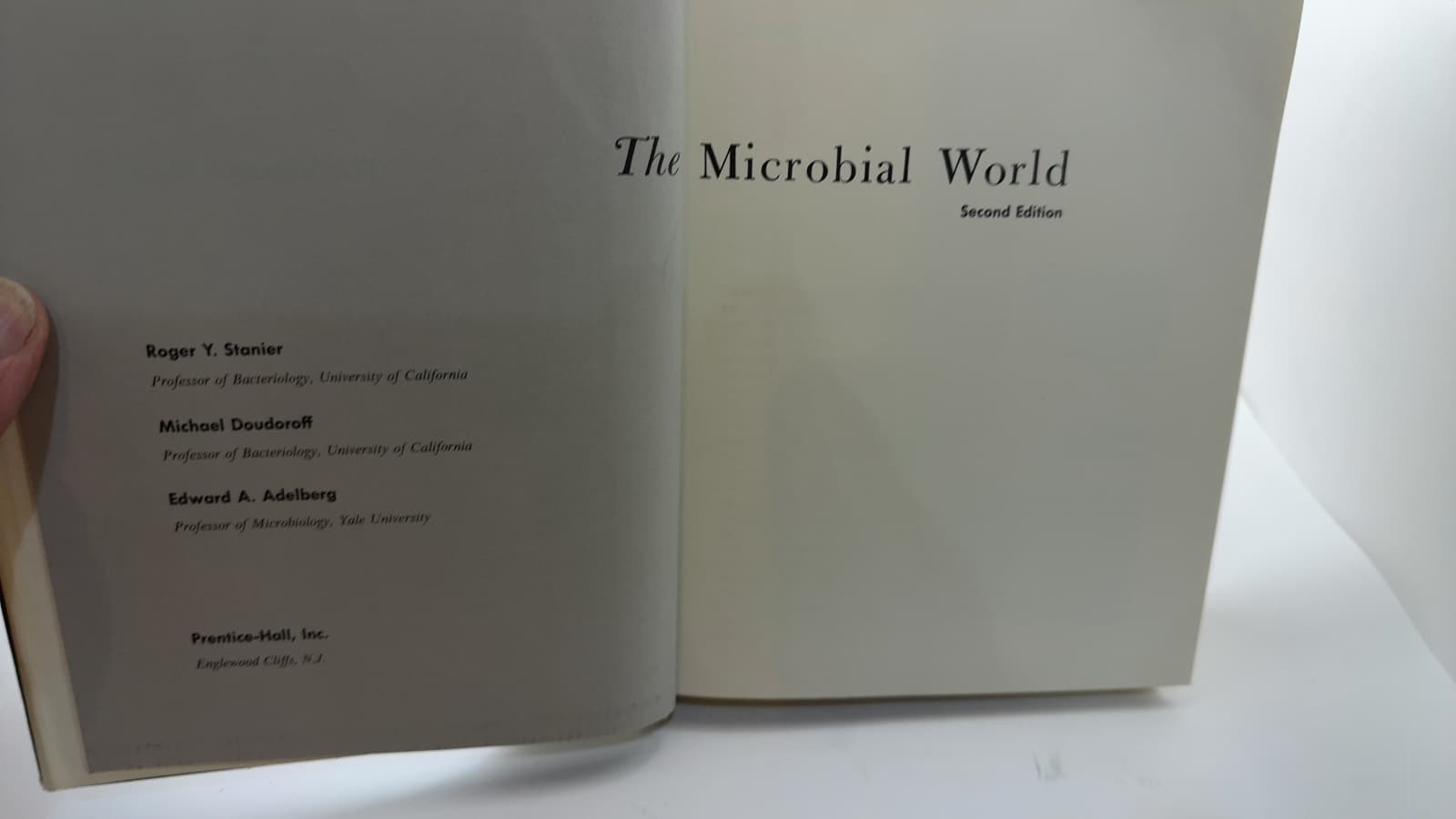 The Microbial World by Roger Y. Stanier, Michael Doudoroff, Edward A. Adelberg - title page