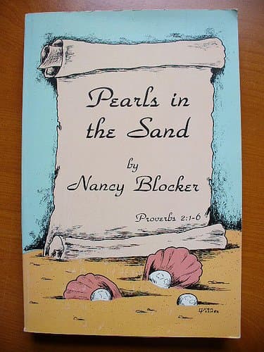 Pearls in the sand Blocker, Nancy Lea by null