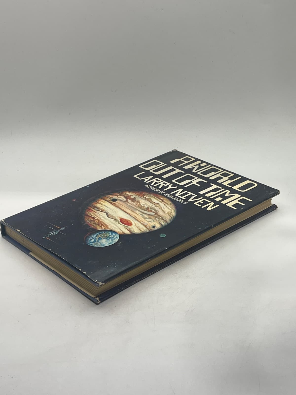 A World Out of Time by Larry Niven - additional view