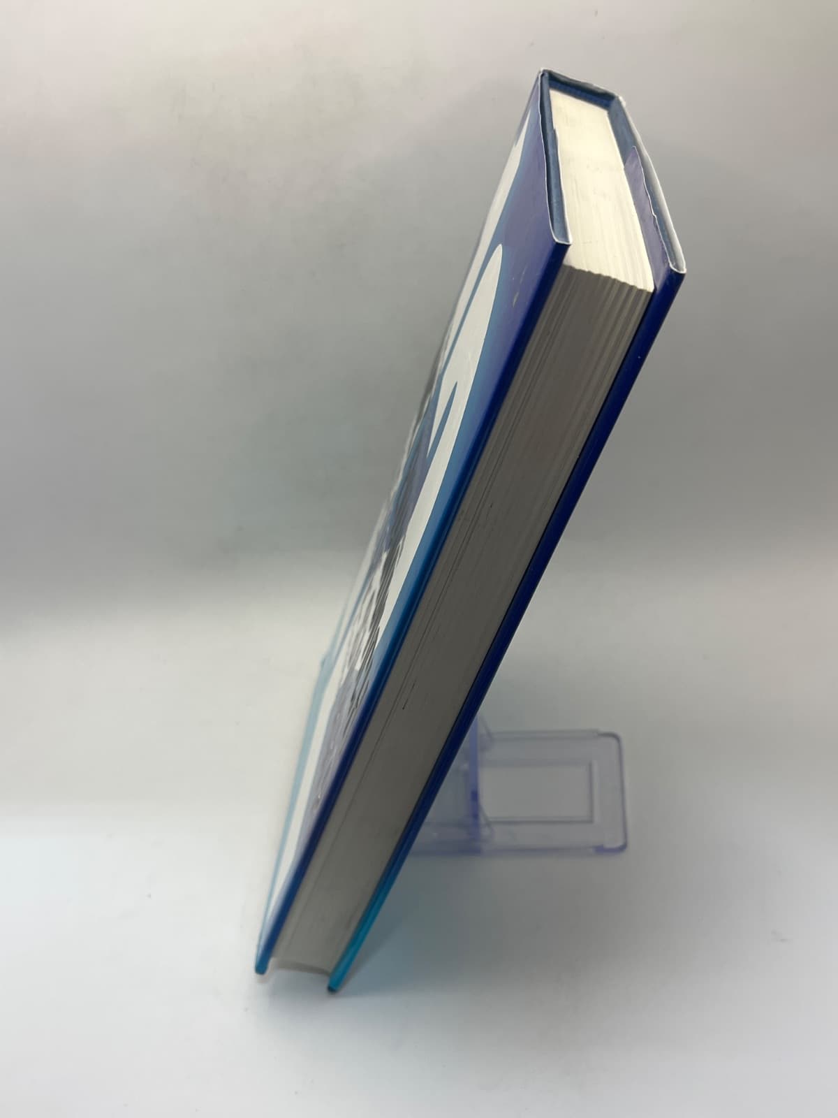 Twelve Sharp w Black Lettering by Janet Evanovich - additional view