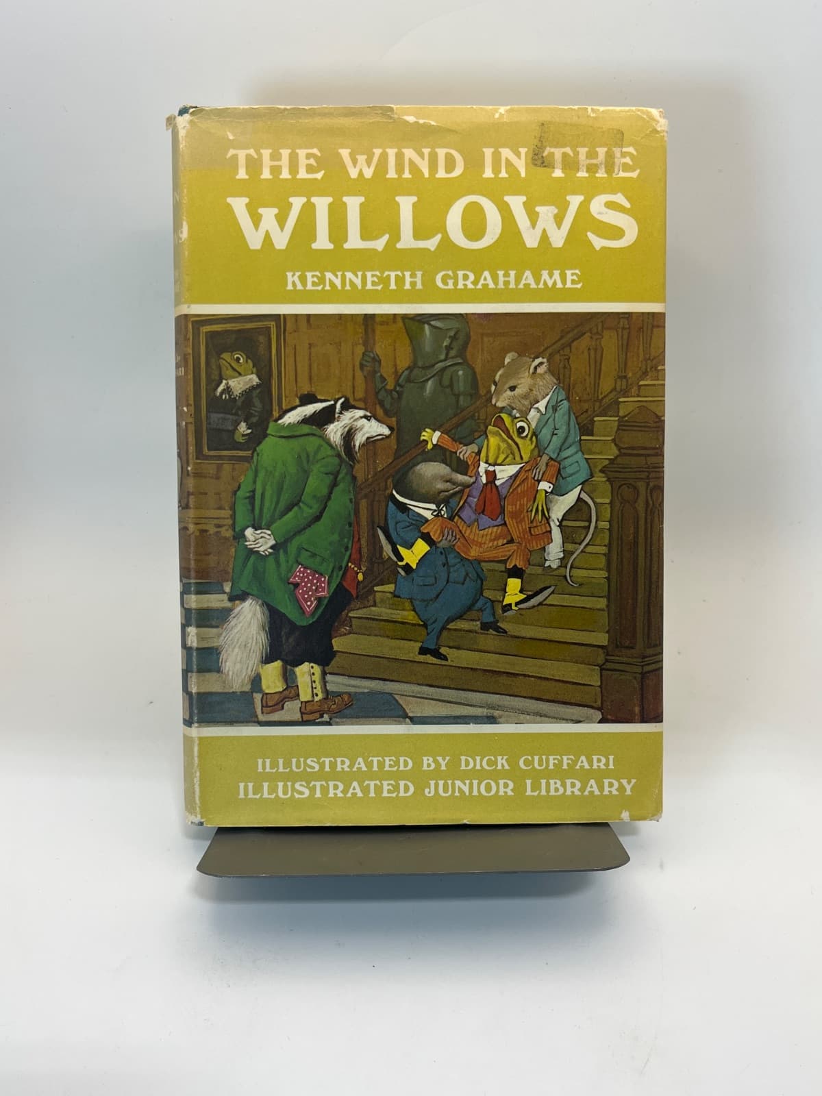 The Wind in the Willows - Illustrated Junior Library by Kenneth Grahame - front cover