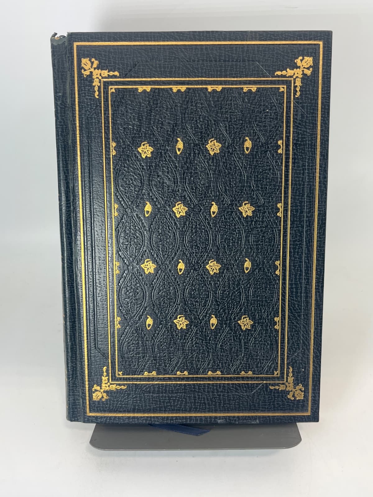 Uncle Tom's Cabin by Harriet Beecher Stowe - front cover