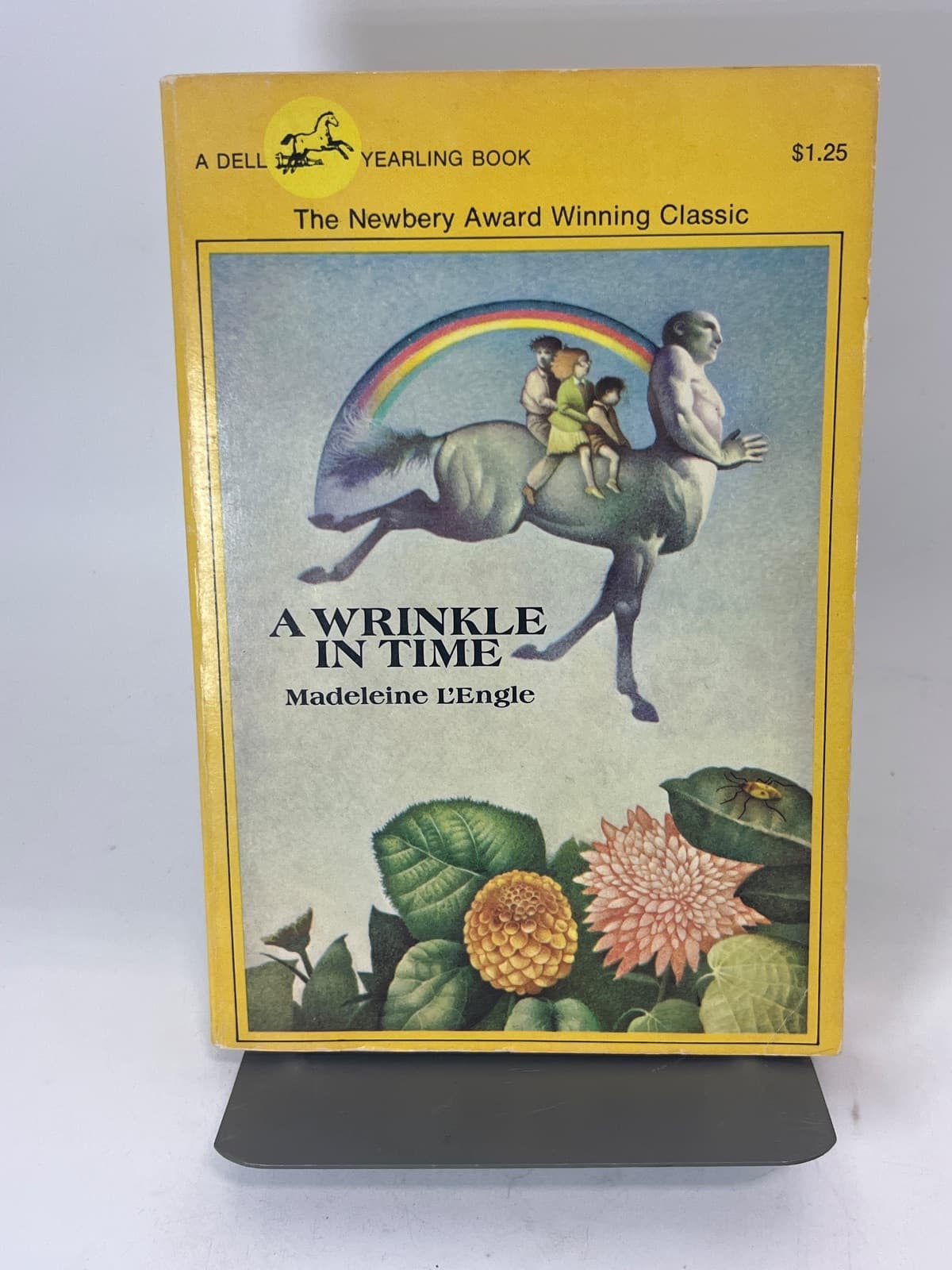 A Wrinkle in Time by Madeleine L'Engle - front cover