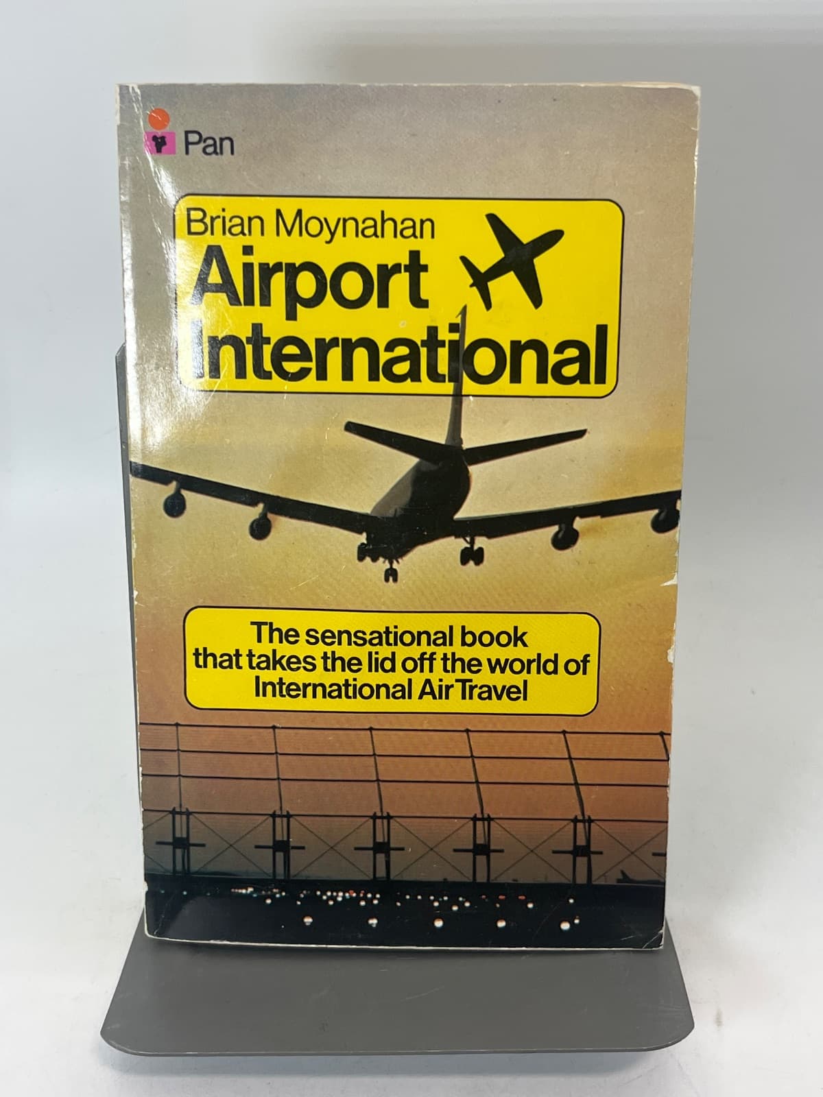 Airport International by Brian Moynahan - front cover