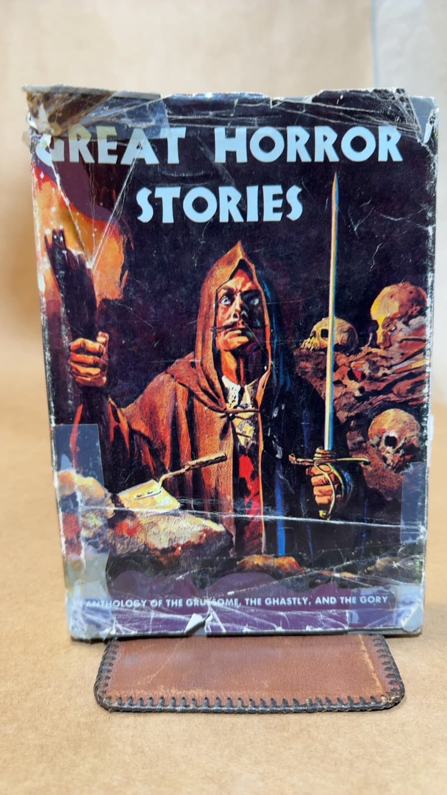 Great Horror Stories by Compiled by Rosamund Morris - front cover