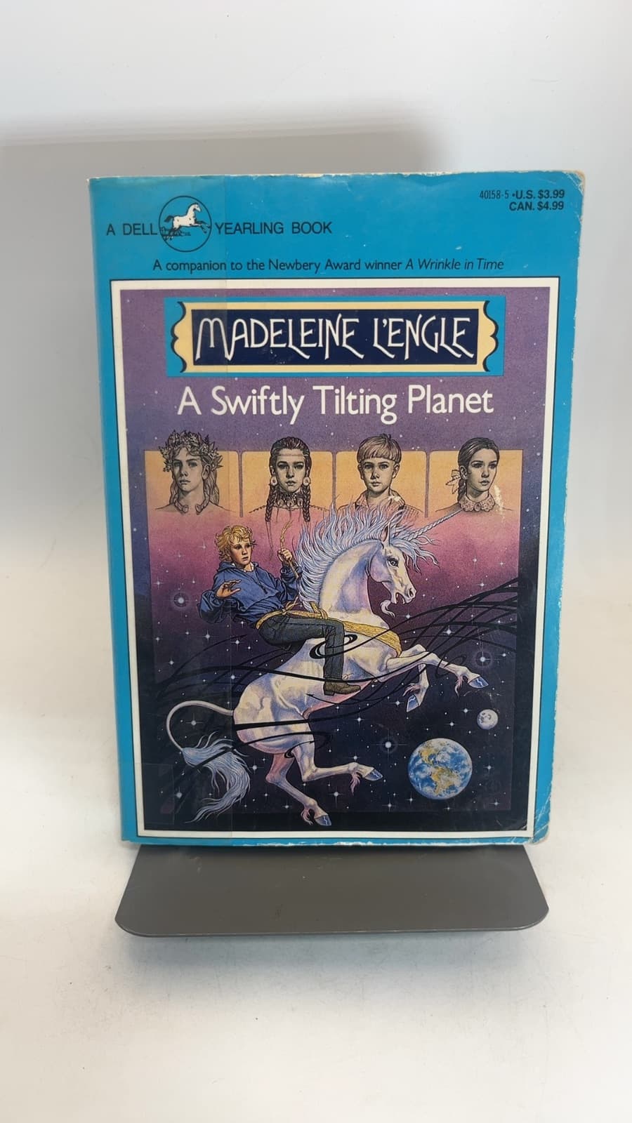 A Swiftly Tilting Planet (International Edition) by Madeleine L'Engle - front cover