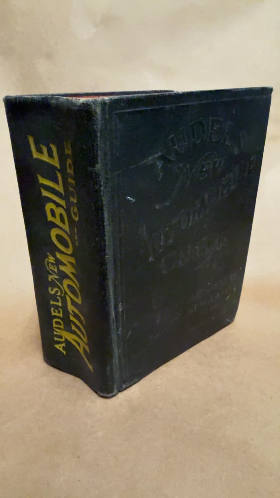 Audels New Automobile Guide by Frank D. Graham - front cover