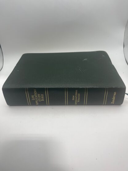 Life Application Study Bible - Green Bonded Leather - NIV - Image 3