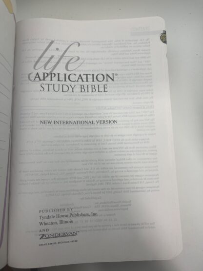Life Application Study Bible - Green Bonded Leather - NIV - Image 5