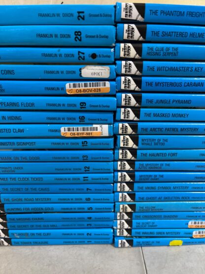 The Hardy Boys - Mixed Lot of 38 - Glossy Flashlight Edition - Image 2