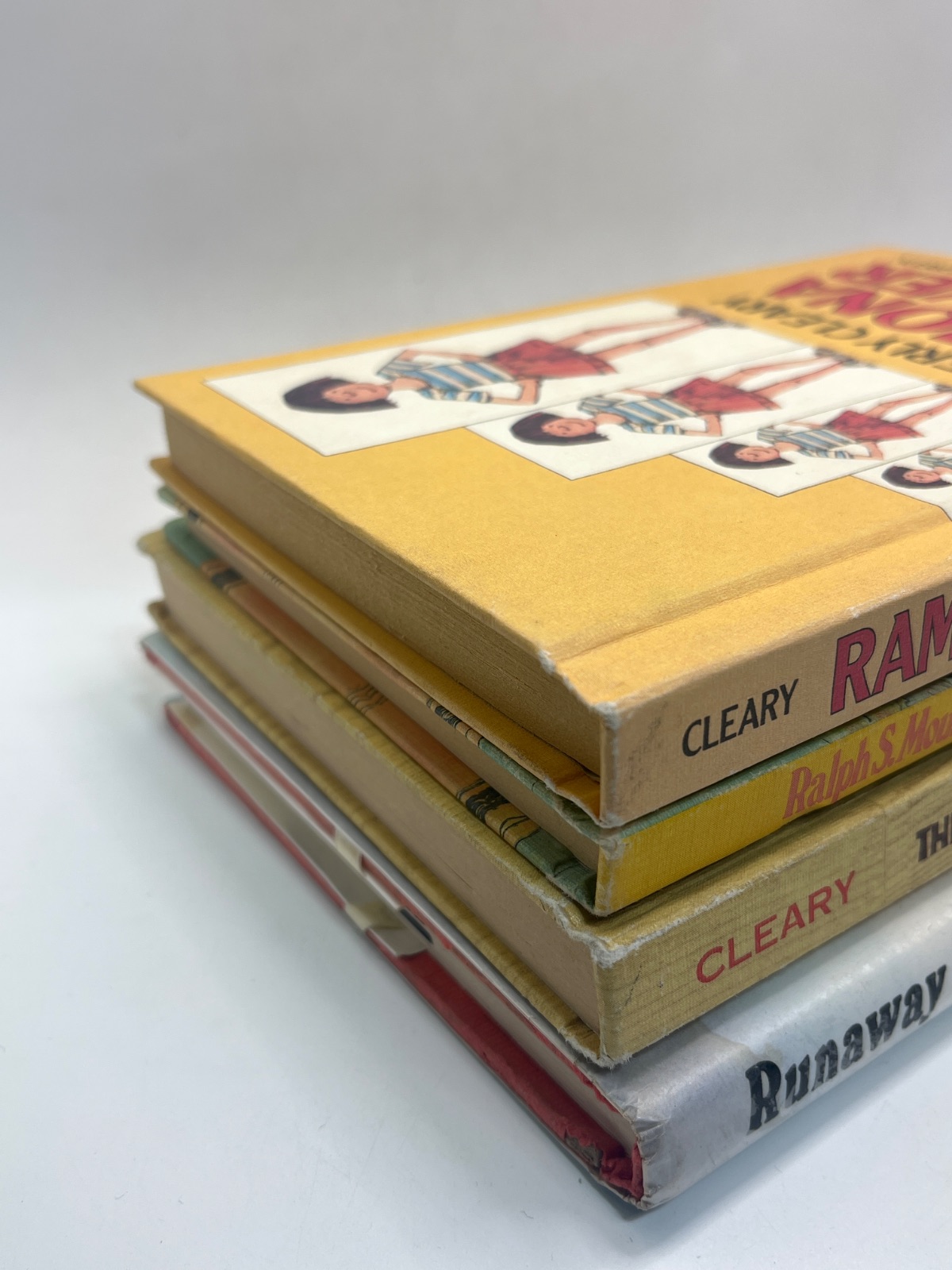 Mixed Vintage Hardback Lot of 4 - Beverly Cleary - Weekly Reader - Image 4