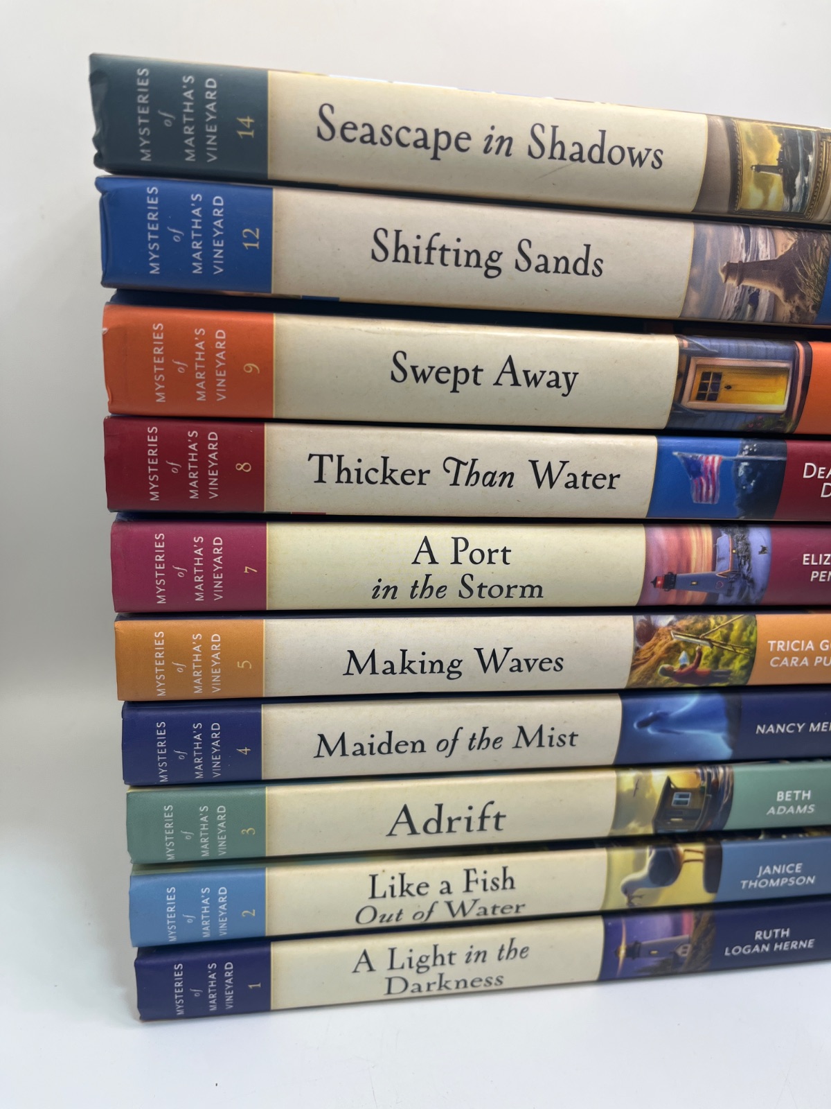 Mysteries of Martha's Vineyard - Mixed Lot of 10 - Image 4