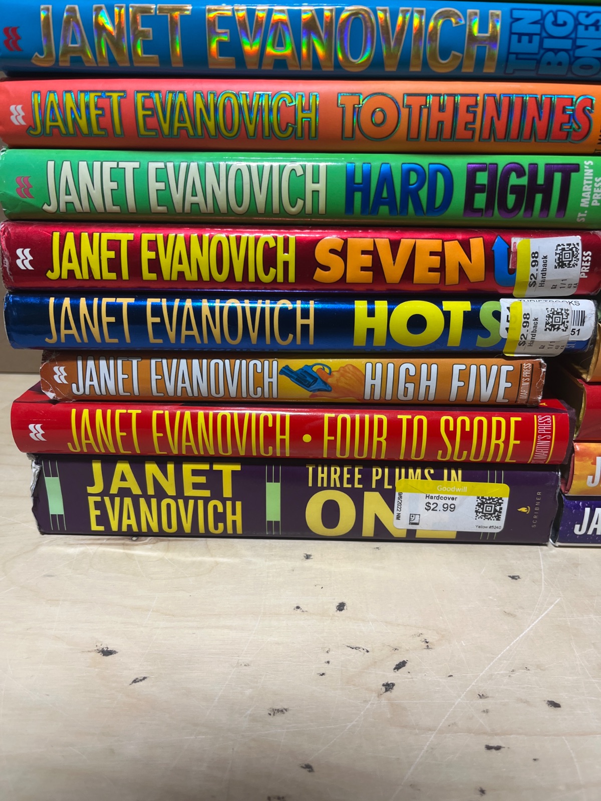 Stephanie Plum Lot of 30 - Three Plums in One(1-3) - Books 4-28 & 4 Between the Numbers - Image 2