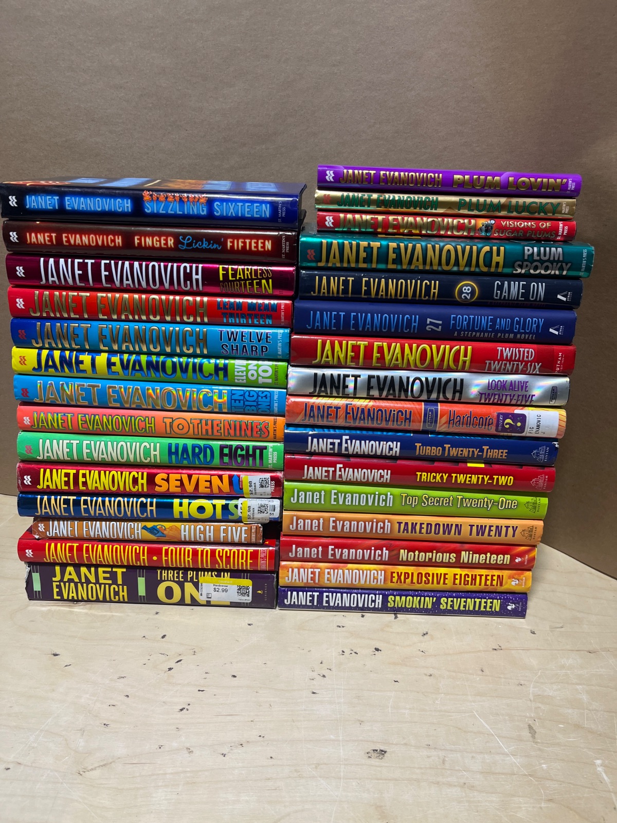 Stephanie Plum Lot of 30 - Three Plums in One(1-3) - Books 4-28 & 4 Between the Numbers - Image 3