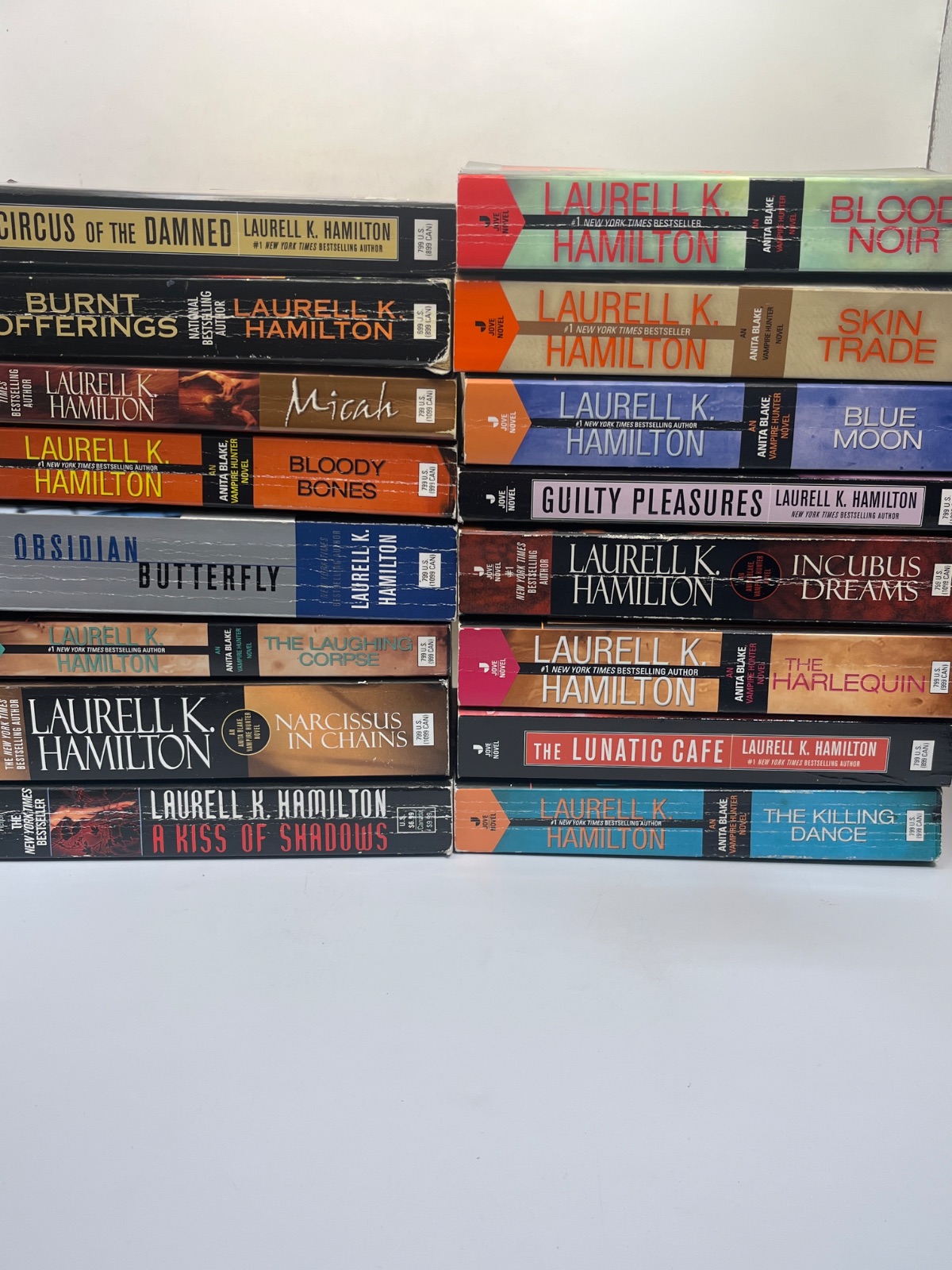 Anita Blake Vampire Hunter - Mixed Lot of 16 - Cover