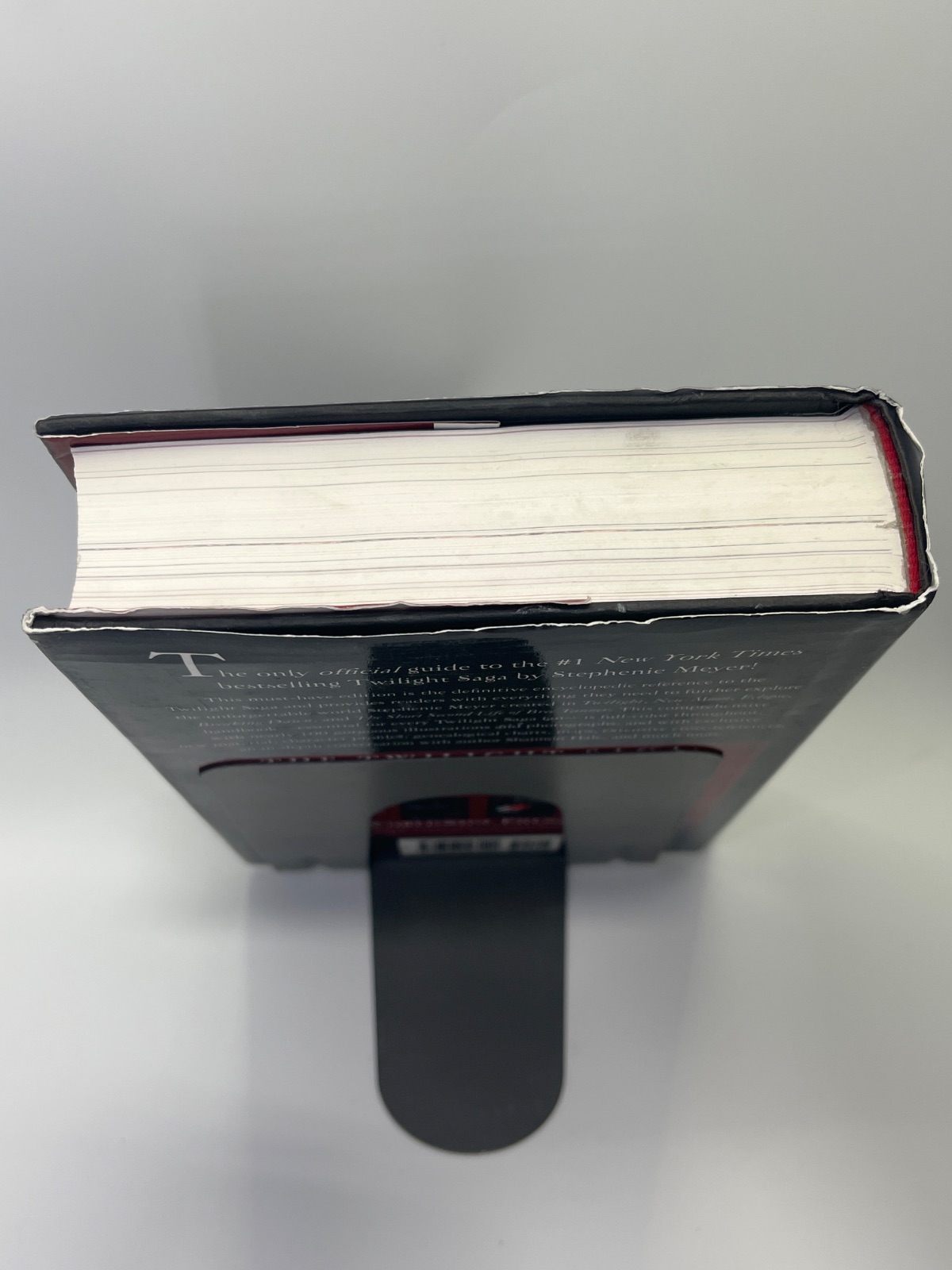 The Twilight Saga: the Official Illustrated Guide - First Edition - - Image 3