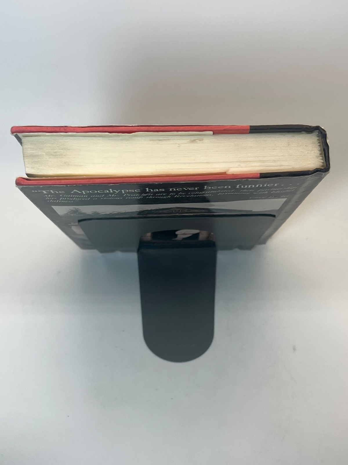 Good Omens: The Nice and Accurate Prophecies of Agnes Nutter, Witch - WATER DMG - Image 4