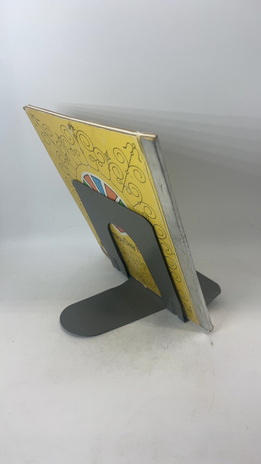 Away in a Manger - A Little Golden Book - Image 2