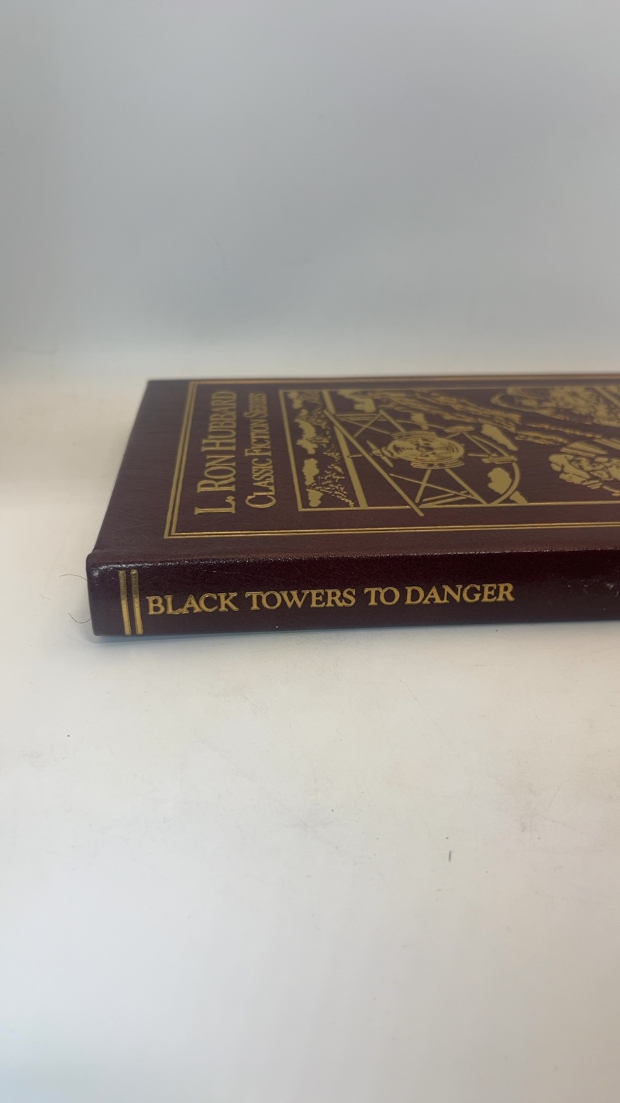 Black Towers to Danger - Classic Fiction Series - Image 6