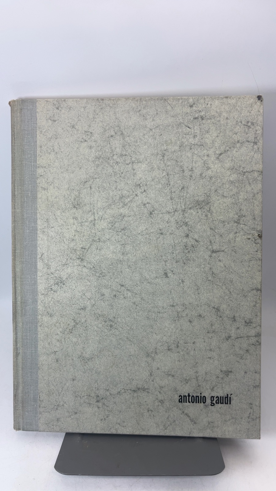 antonio gaudí - Cover