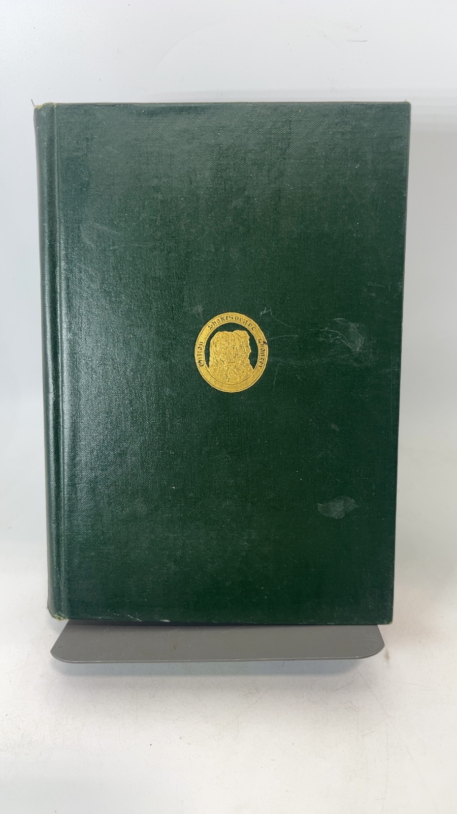 English Lands Letters and Kings: From Celt to Tudor - Cover