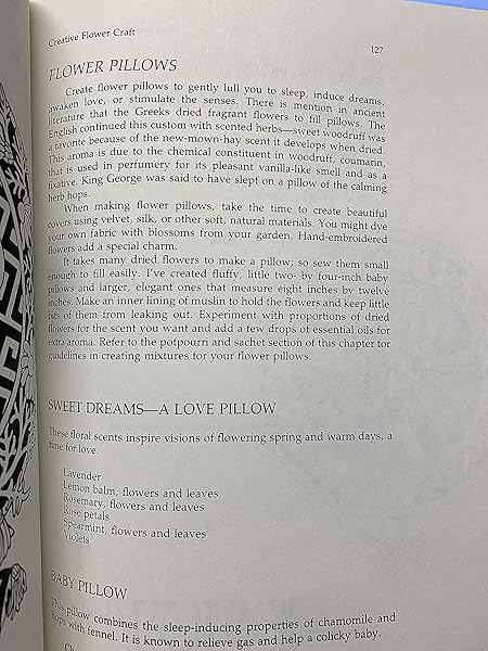 Living With the Flowers: A Guide to Bringing Flowers Into Your Daily Life Denise Diamond and Patricia Waters - Image 6