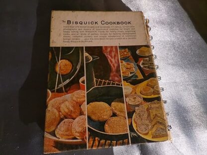 The Bisquick cookbook;: Recipes from Betty Crocker in answer to your requests Crocker, Betty - Image 3